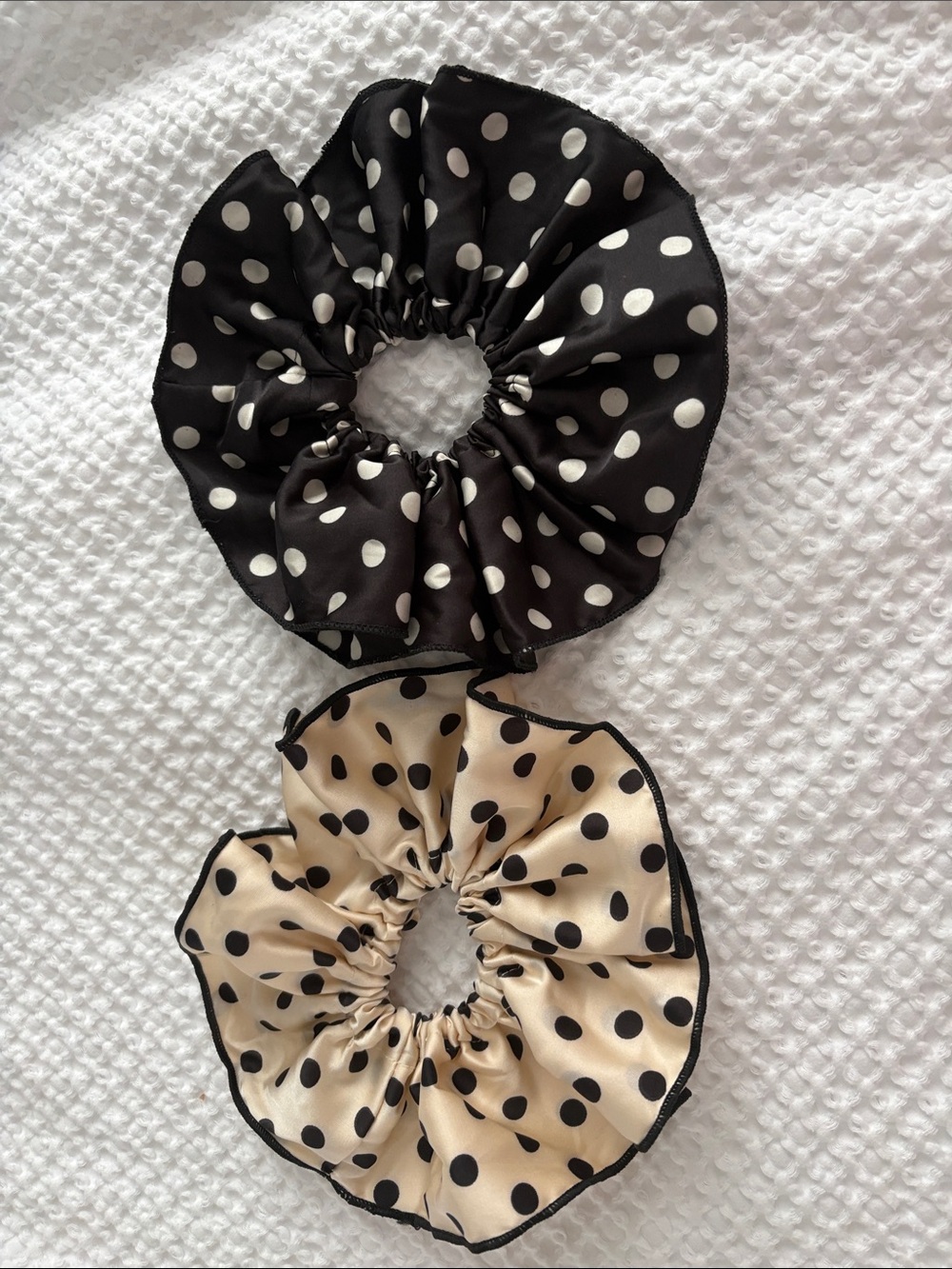 Polka Dot Satin Scrunchie Set - Black & Cream